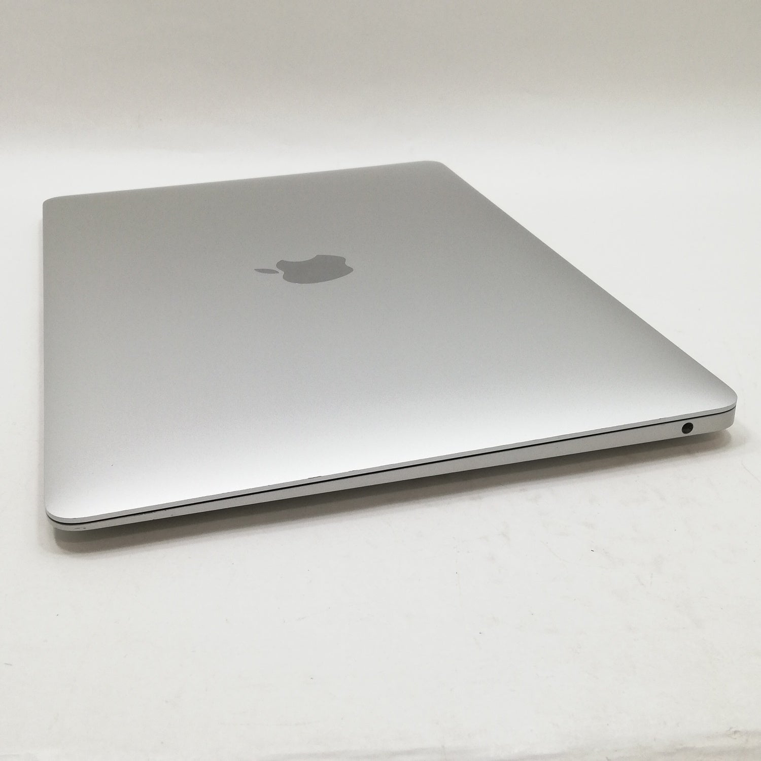 MacBookAir 2020年型　シルバー Apple MacBook Air Retinaディスプレイ 13.3 MGN93J/A [シルバー
