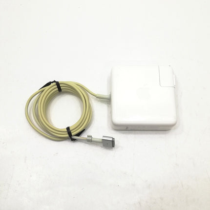 MacBook Pro Retina Display / 13インチ / Mid 2014 / 8GB / 512GB / シルバー / ランク:D / MGX92J/A / 【中古品管理番号:37198】