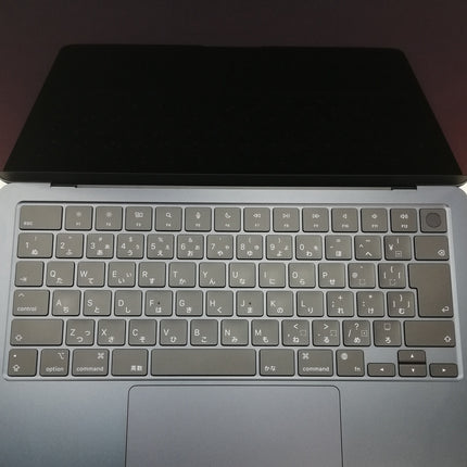 MacBook Air M2 / 13インチ / 2022 / 8GB / 256GB / ミッドナイト / ランク:B / MLY33J/A / 【中古品管理番号:37200】