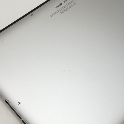 MacBook Pro Retina Display / 13インチ / Late 2013 / 16GB / 256GB / シルバー / ランク:B / ME865J/A / 【中古品管理番号:37204】