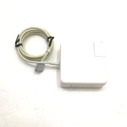 MacBook Pro Retina Display / 13インチ / Mid 2014 / 8GB / 512GB / シルバー / ランク:C / MGX92J/A / 【中古品管理番号:37217】