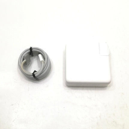 MacBook Pro M1 Pro / 14インチ / 2021 / 16GB / 512GB / シルバー / ランク:B / MKGR3J/A / 【中古品管理番号:37220】