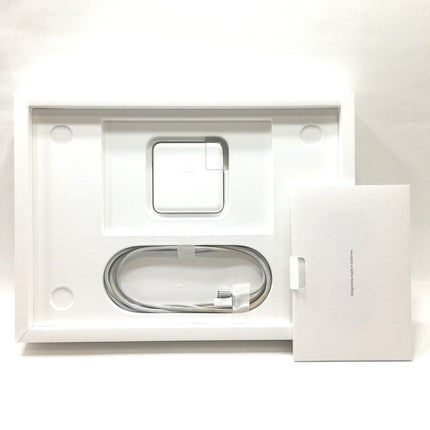 MacBook Pro M1 Pro / 14インチ / 2021 / 16GB / 512GB / シルバー / ランク:C / MKGR3J/A / 【中古品管理番号:37237】