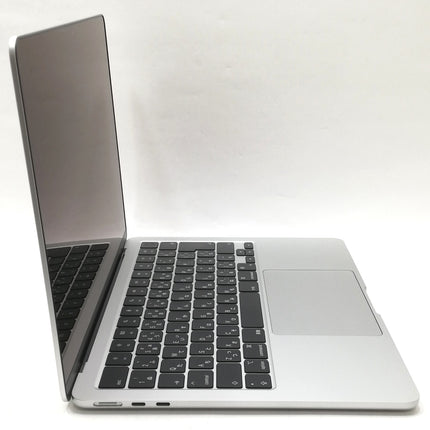 MacBook Air M2 / 13インチ / 2022 / 8GB / 256GB / シルバー / ランク:B / MLXY3J/A / 【中古品管理番号:37240】