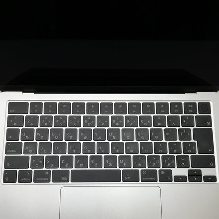 MacBook Air M2 / 13インチ / 2022 / 8GB / 256GB / シルバー / ランク:B / MLXY3J/A / 【中古品管理番号:37240】
