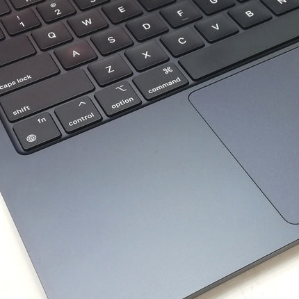 MacBook Air M2 / 13インチ / 2022 / 24GB / 1TB / ミッドナイト / ランク:B / MLY43J/A / 【中古品管理番号:37255】