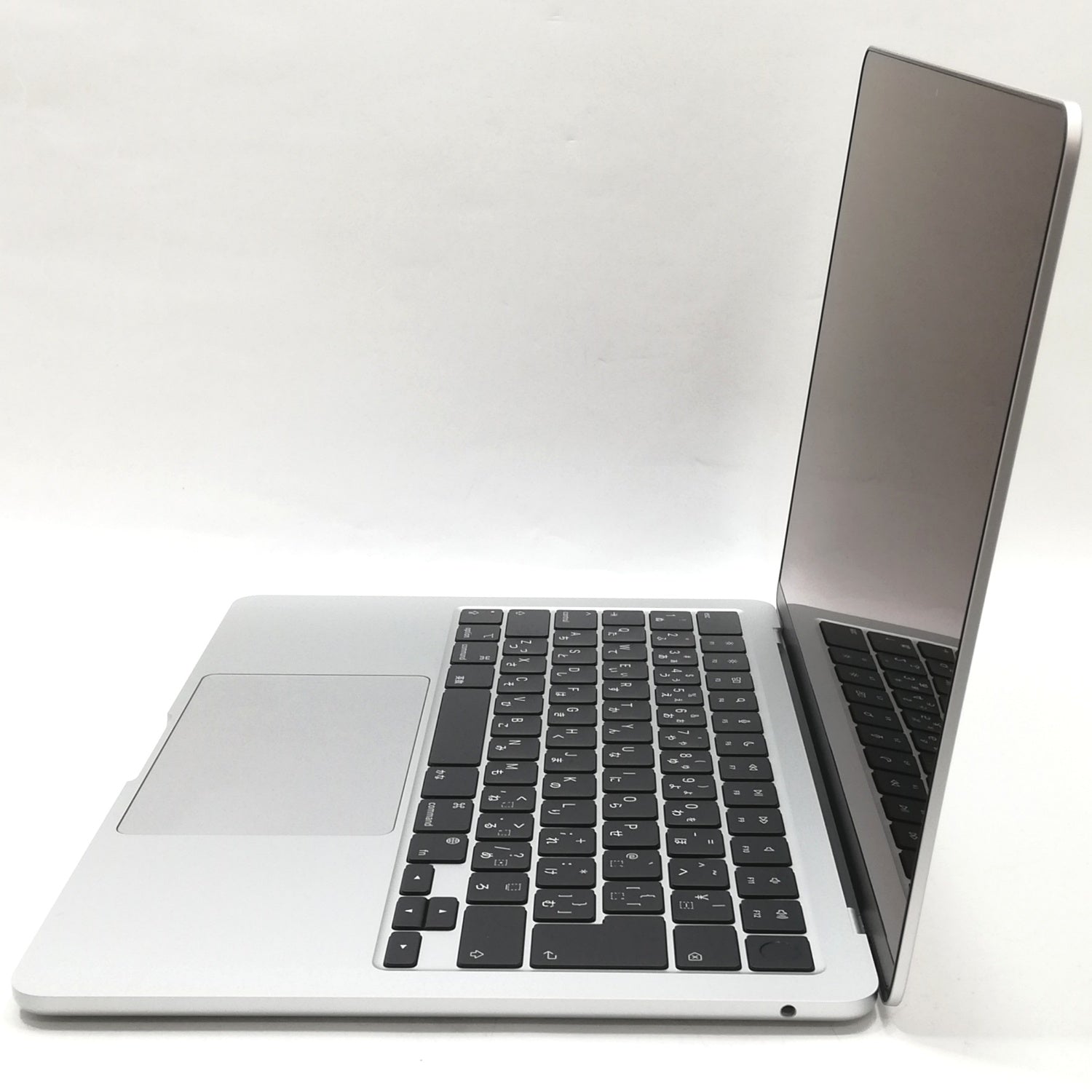 MacBook Air M2 13インチ　シルバー 13インチMacBook Air [整備済製品] 8コアCPUと8コアGPUを搭載