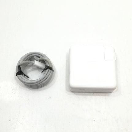 MacBook Pro M1 Pro / 14インチ / 2021 / 16GB / 512GB / シルバー / ランク:C / MKGR3J/A / 【中古品管理番号:37282】