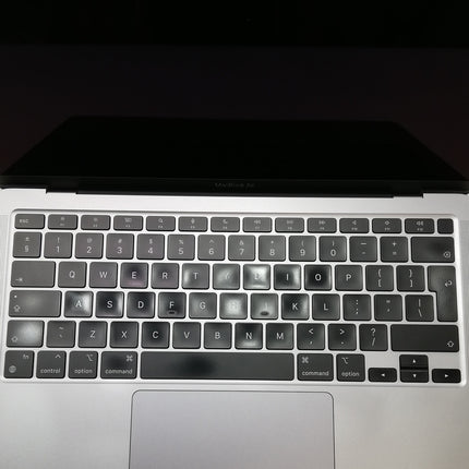 MacBook Air M1 / 13インチ / Mid2020 / 8GB / 256GB / スペースグレイ / ランク:C / MGN63J/A / 【中古品管理番号:37307】