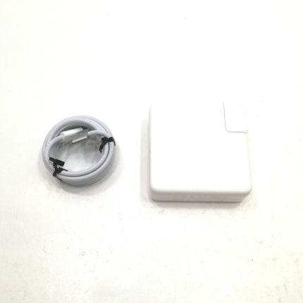 MacBook Pro M1 Pro / 14インチ / 2021 / 32GB / 1TB / シルバー / ランク:B / MKGR3J/A / 【中古品管理番号:37317】
