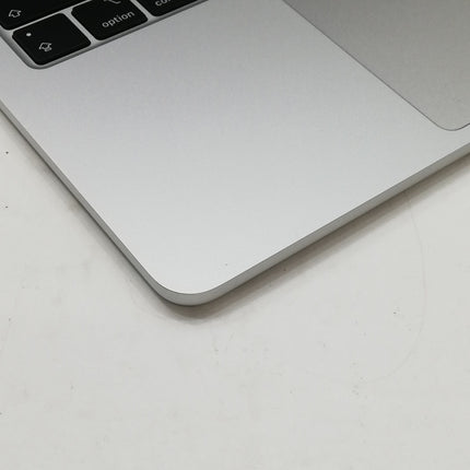 MacBook Air M2 / 13インチ / 2022 / 8GB / 256GB / シルバー / ランク:A / MLXY3J/A / 【中古品管理番号:37336】