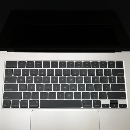 MacBook Air M3 / 15インチ / 2024 / 16GB / 512GB / スターライト / ランク:B / MRYT3J/A / 【中古品管理番号:37342】