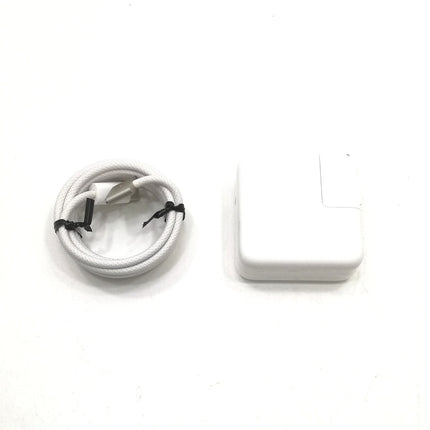 MacBook Air M2 / 13インチ / 2022 / 8GB / 256GB / スターライト / ランク:A / MLY13J/A / 【中古品管理番号:37347】