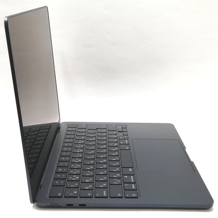 MacBook Air M3 / 13インチ / 2024 / 16GB / 256GB / ミッドナイト / ランク:A / MC8K4J/A / 【中古品管理番号:37359】