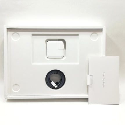 MacBook Air M3 / 13インチ / 2024 / 16GB / 256GB / ミッドナイト / ランク:B / MC8K4J/A / 【中古品管理番号:37384】