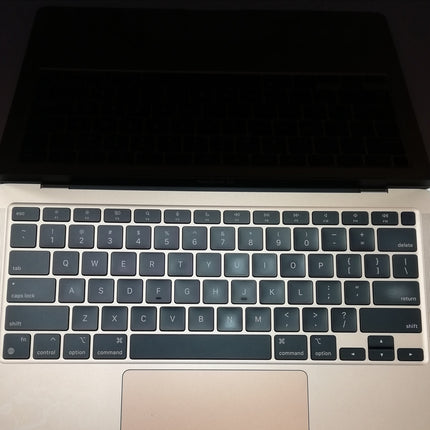 MacBook Air M1 / 13インチ / Mid2020 / 8GB / 256GB / ゴールド / ランク:C / MGND3J/A / 【中古品管理番号:37396】