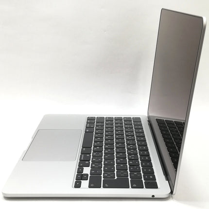 MacBook Air M2 / 13インチ / 2022(2024) / 16GB / 256GB / シルバー / ランク:B / MC7V4J/A / 【中古品管理番号:37415】
