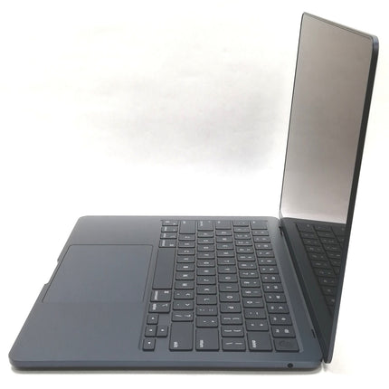 MacBook Air M3 / 13インチ / 2024 / 24GB / 256GB / ミッドナイト / ランク:A / MC8K4J/A / 【中古品管理番号:37421】