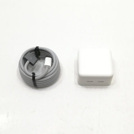 MacBook Air M2 / 13インチ / 2022 / 16GB / 512GB / スペースグレイ / ランク:B / MLXW3J/A / 【中古品管理番号:37434】