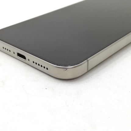iPhone 15 Pro Max / 2023 / 256GB / ナチュラルチタニウム / 国内版SIMフリー / ランク:B / MU6R3J/A / A3105 【中古品管理番号:37437】