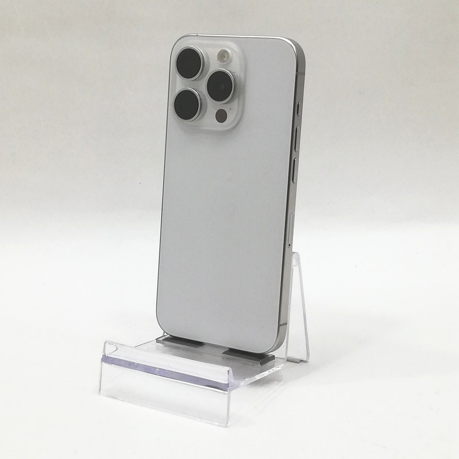 【ブラックフライデーセール】iPhone 15 Pro / 2023 / 128GB / ホワイトチタニウム / 国内版SIMフリー / ランク:B / MTU83J/A / A3101 【中古品管理番号:37448】