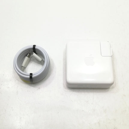 MacBook Pro M2 / 13インチ / 2022 / 16GB / 256GB / スペースグレイ / ランク:B / MNEH3J/A / 【中古品管理番号:37451】