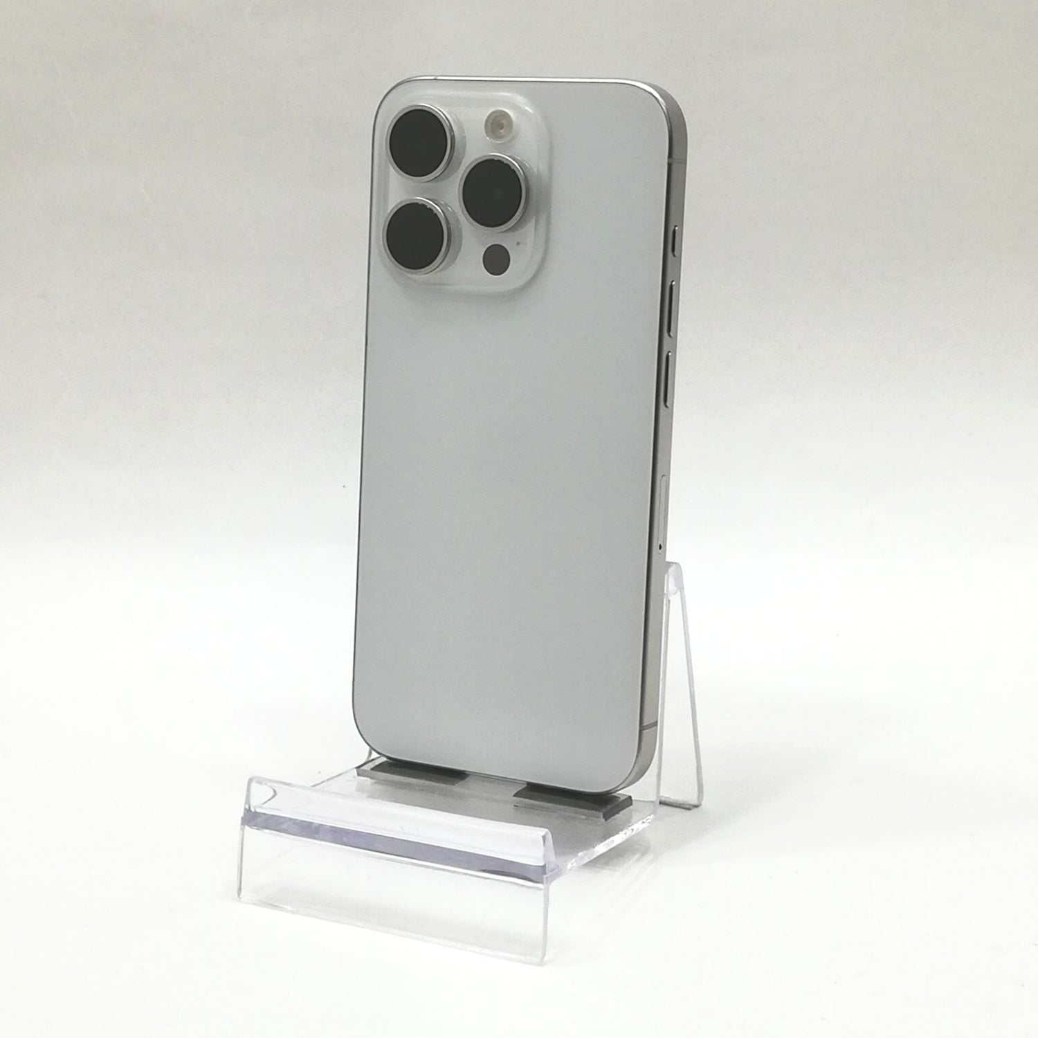 【ブラックフライデーセール】iPhone 15 Pro / 2023 / 256GB / ホワイトチタニウム / 国内版SIMフリー / ランク:A / MTUD3J/A / A3101 【中古品管理番号:37518】