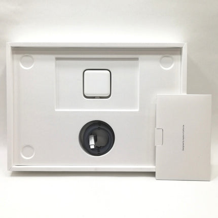 MacBook Air M2 / 13インチ / 2022 / 8GB / 512GB / ミッドナイト / ランク:B / MLY43J/A / 【中古品管理番号:37559】