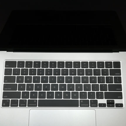 MacBook Air M3 / 15インチ / 2024 / 16GB / 512GB / シルバー / ランク:A / MXD23J/A / 【中古品管理番号:37582】
