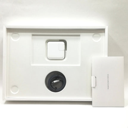 MacBook Air M4 / 13インチ / 2025 / 16GB / 256GB / ミッドナイト / ランク:B / MW123J/A / 【中古品管理番号:37614】