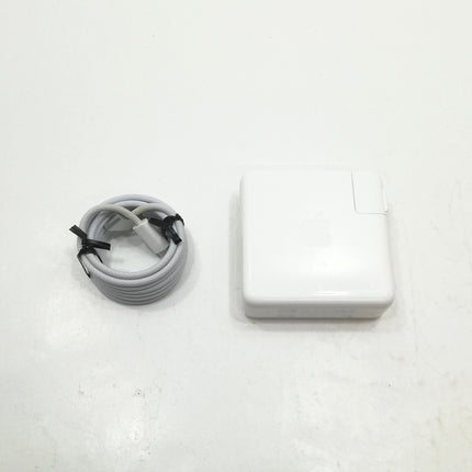 MacBook Pro M1 Pro / 14インチ / 2021 / 32GB / 1TB / シルバー / ランク:B / MKGT3J/A / 【中古品管理番号:37625】