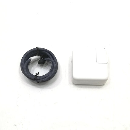 MacBook Air M2 / 13インチ / 2022 / 8GB / 256GB / ミッドナイト / ランク:C / MLY33J/A / 【中古品管理番号:37649】