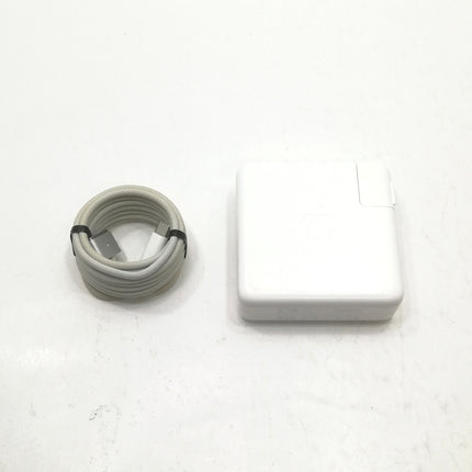 MacBook Pro M1 Pro / 14インチ / 2021 / 16GB / 512GB / シルバー / ランク:B / MKGR3J/A / 【中古品管理番号:37656】