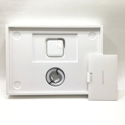 MacBook Air M2 / 13インチ / 2022(2024) / 16GB / 256GB / シルバー / ランク:A / MC7V4J/A / 【中古品管理番号:37659】