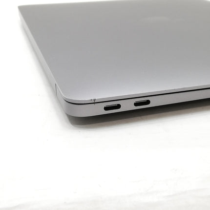 MacBook Air M1 / 13インチ / Mid2020 / 8GB / 256GB / スペースグレイ / ランク:C / MGN63J/A / 【中古品管理番号:37673】