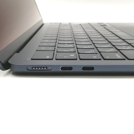 MacBook Air M2 / 13インチ / 2022 / 16GB / 256GB / ミッドナイト / ランク:B / MLY33J/A / 【中古品管理番号:37676】