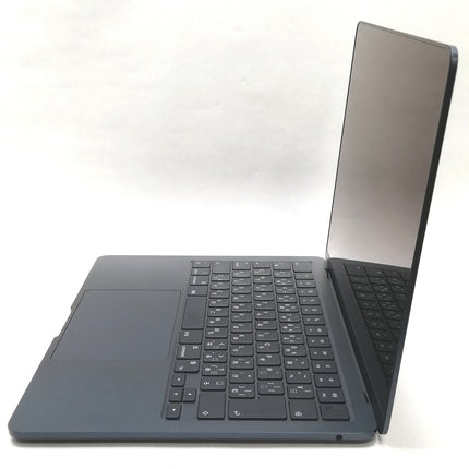 MacBook Air M2 / 13インチ / 2022 / 16GB / 256GB / ミッドナイト / ランク:B / MLY33J/A / 【中古品管理番号:37676】