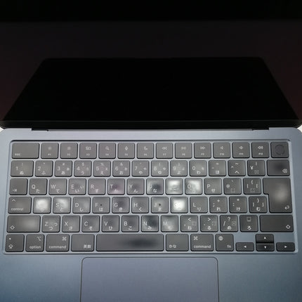 MacBook Air M2 / 13インチ / 2022 / 16GB / 256GB / ミッドナイト / ランク:B / MLY33J/A / 【中古品管理番号:37676】