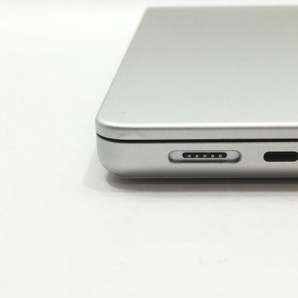 MacBook Pro M1 Pro / 14インチ / 2021 / 32GB / 1TB / シルバー / ランク:C / MKGT3J/A / 【中古品管理番号:37680】