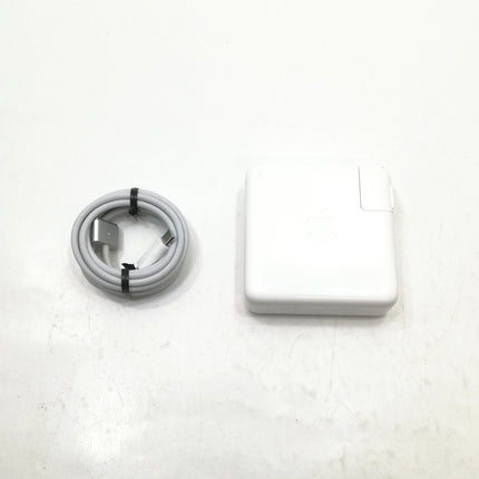 MacBook Pro M2Pro / 14インチ / 2023 / 16GB / 512GB / シルバー / ランク:C / MPHH3J/A / 【中古品管理番号:37687】