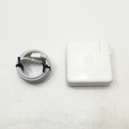 MacBook Pro M1 / 13インチ / Mid2020 / 8GB / 512GB / シルバー / ランク:C / MYDC2J/A / 【中古品管理番号:37703】