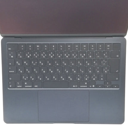 MacBook Air M4 / 13インチ / 2025 / 16GB / 256GB / ミッドナイト / ランク:B / MW123J/A / 【中古品管理番号:37704】