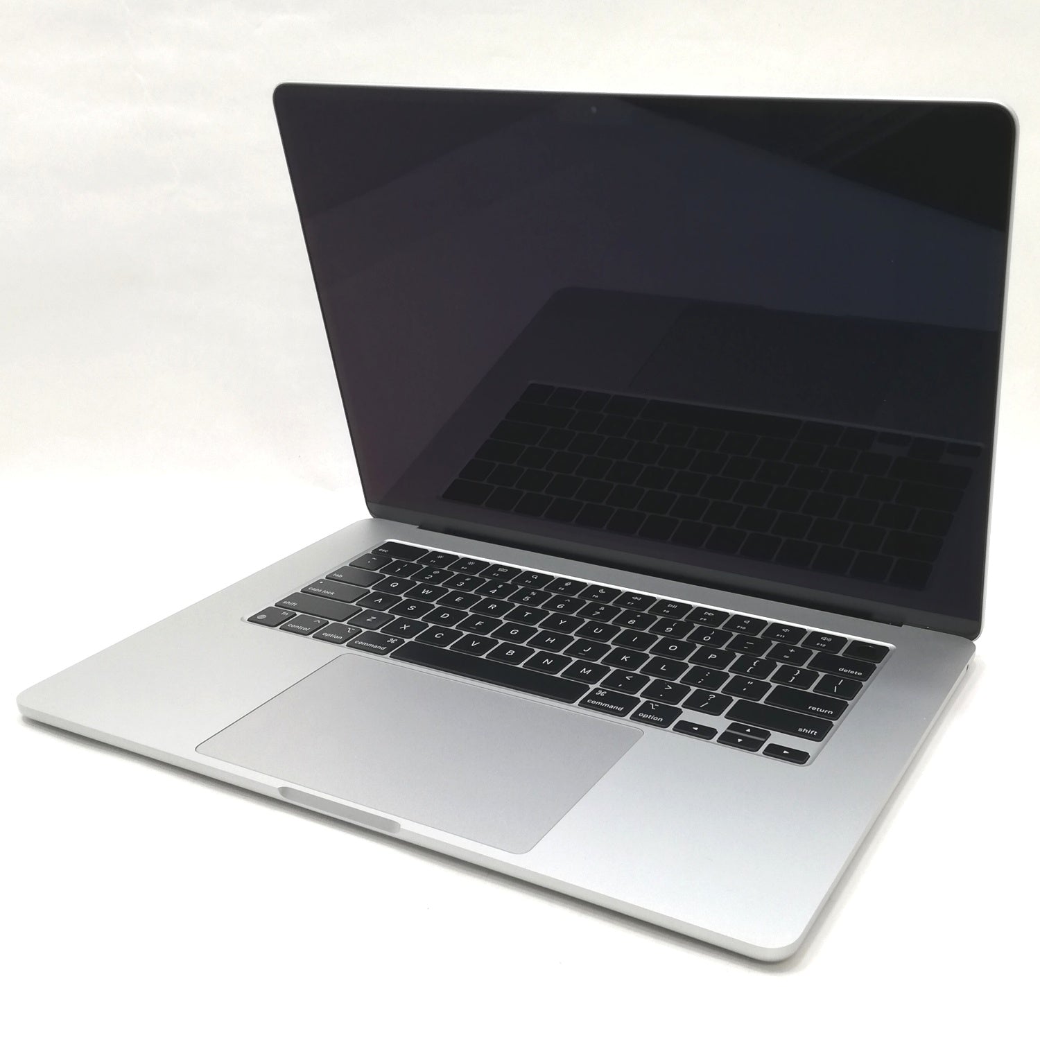 MacBook Air M2 / 15インチ / 2023 / 16GB / 512GB / シルバー / ランク:C / MQKT3J/A / 【中古品管理番号:37711】