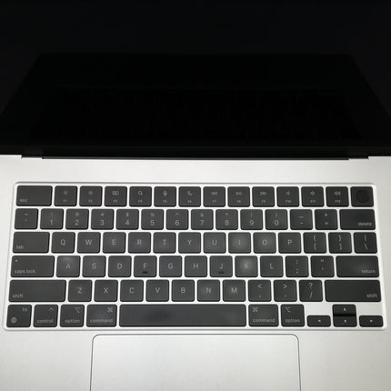 MacBook Air M2 / 15インチ / 2023 / 16GB / 512GB / シルバー / ランク:C / MQKT3J/A / 【中古品管理番号:37711】