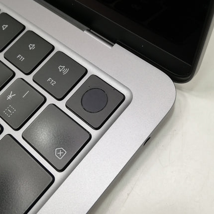 MacBook Air M2 / 13インチ / 2022 / 16GB / 512GB / スペースグレイ / ランク:B / MLXW3J/A / 【中古品管理番号:37714】