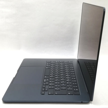 MacBook Air M2 / 15インチ / 2023 / 16GB / 512GB / ミッドナイト / ランク:A / MQKX3J/A / 【中古品管理番号:37729】