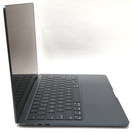 MacBook Air M3 / 13インチ / 2024 / 8GB / 256GB / ミッドナイト / ランク:B / MRXV3J/A / 【中古品管理番号:37732】