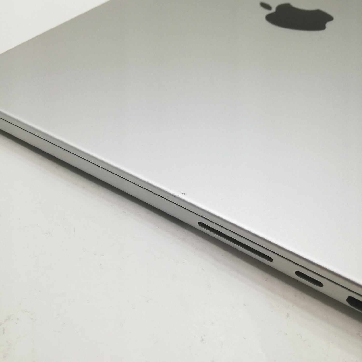 MacBook 中古 販売】MacBook Pro M1 Pro / 14インチ / 2021 / 32GB