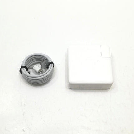 MacBook Pro M1 Pro / 14インチ / 2021 / 16GB / 512GB / シルバー / ランク:B / MKGR3J/A / 【中古品管理番号:37790】