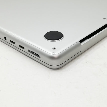 MacBook Pro M1 Pro / 14インチ / 2021 / 32GB / 512GB / シルバー / ランク:B / MKGR3J/A / 【中古品管理番号:37792】